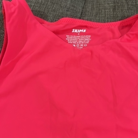 Skims Fits Everybody High Neck Bodysuit - Picture 2 of 5